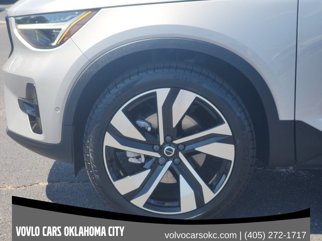 Certified 2024 Volvo XC40 B5 Plus w/ Protection Package Premier AWD/4WD image 10