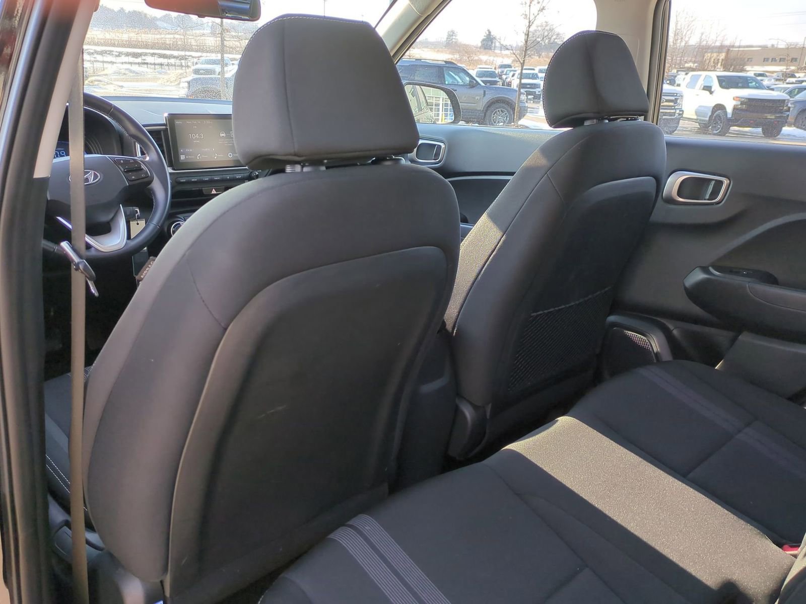 Used 2023 Hyundai Venue SEL image 20