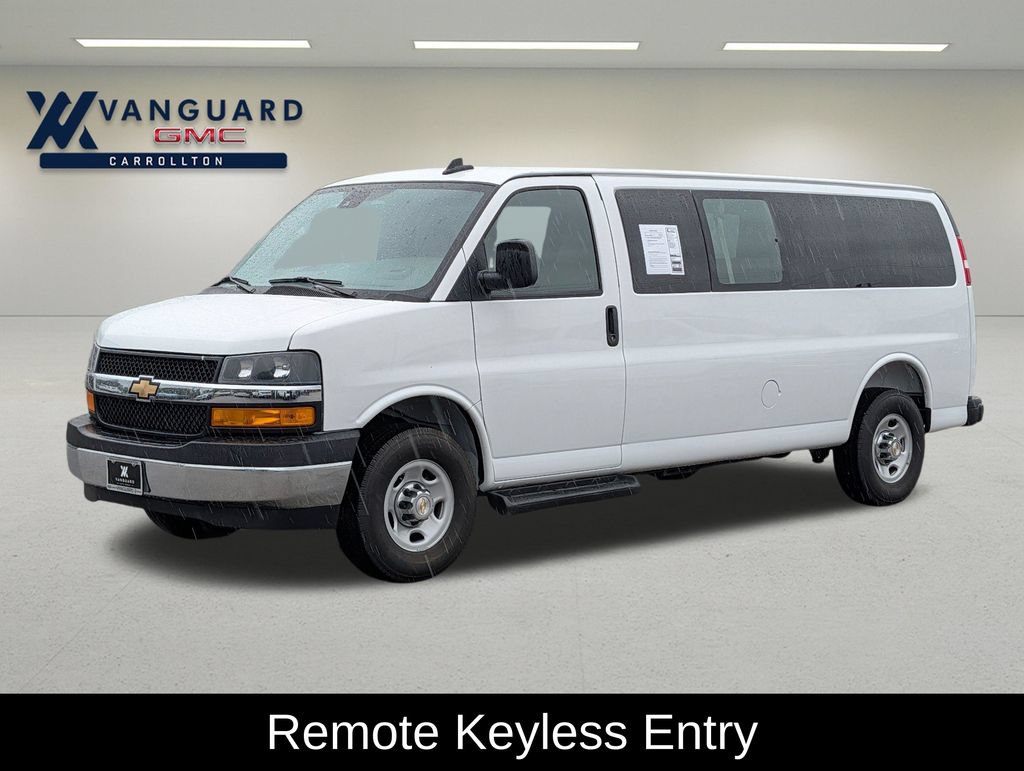 Used 2025 Chevrolet Express 3500 LT w/ LT Preferred Equipment Group RWD image 3