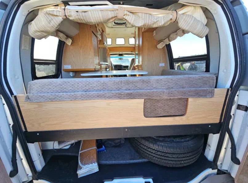 Used 2002 Chevrolet Express 3500 Extended w/ Preferred Equipment Group 2 image 4