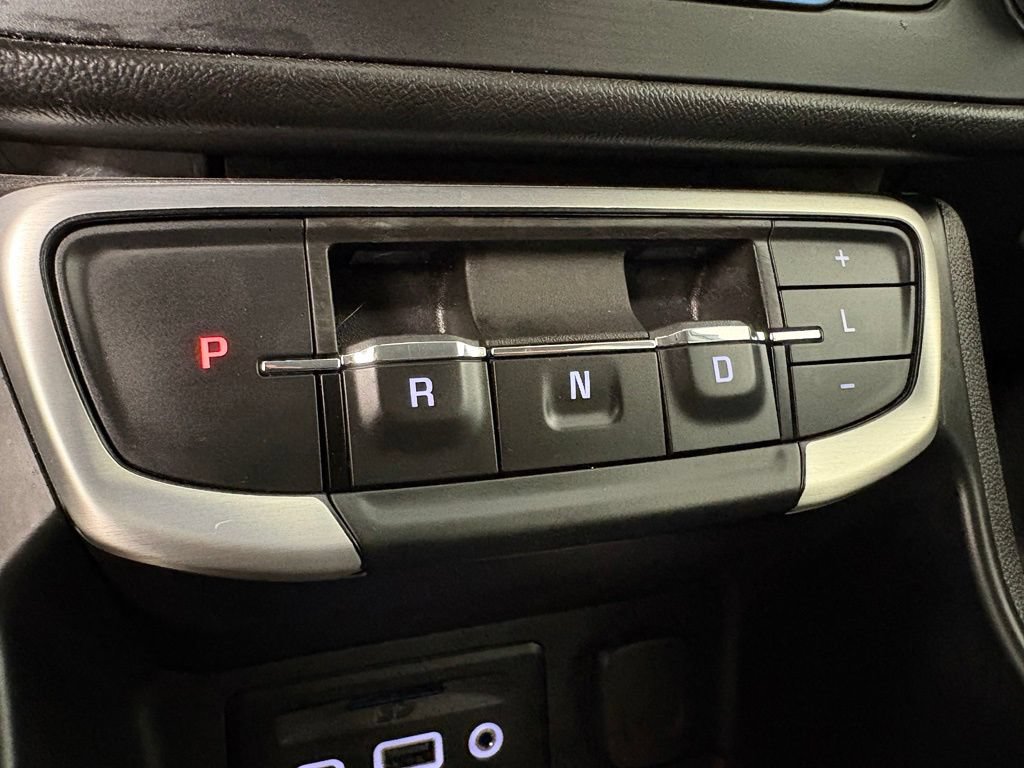 Used 2024 GMC Terrain SLT FWD image 33