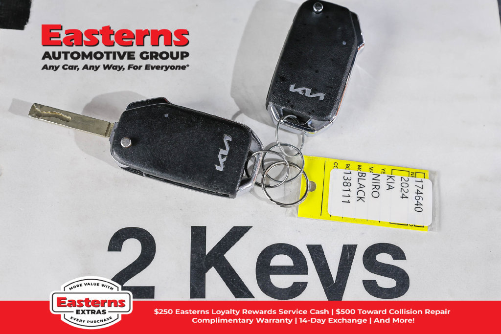 Used 2024 Kia Niro LX FWD image 25