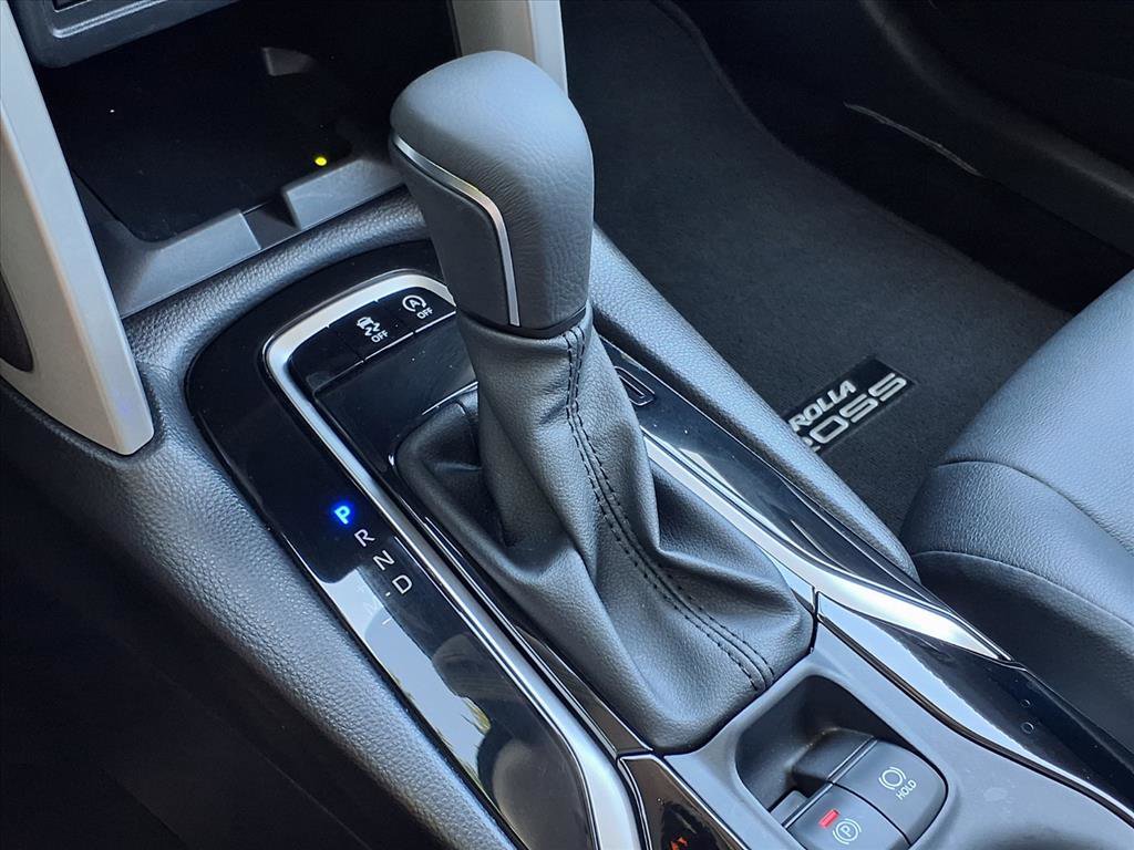 Certified 2025 Toyota Corolla Cross XLE image 22