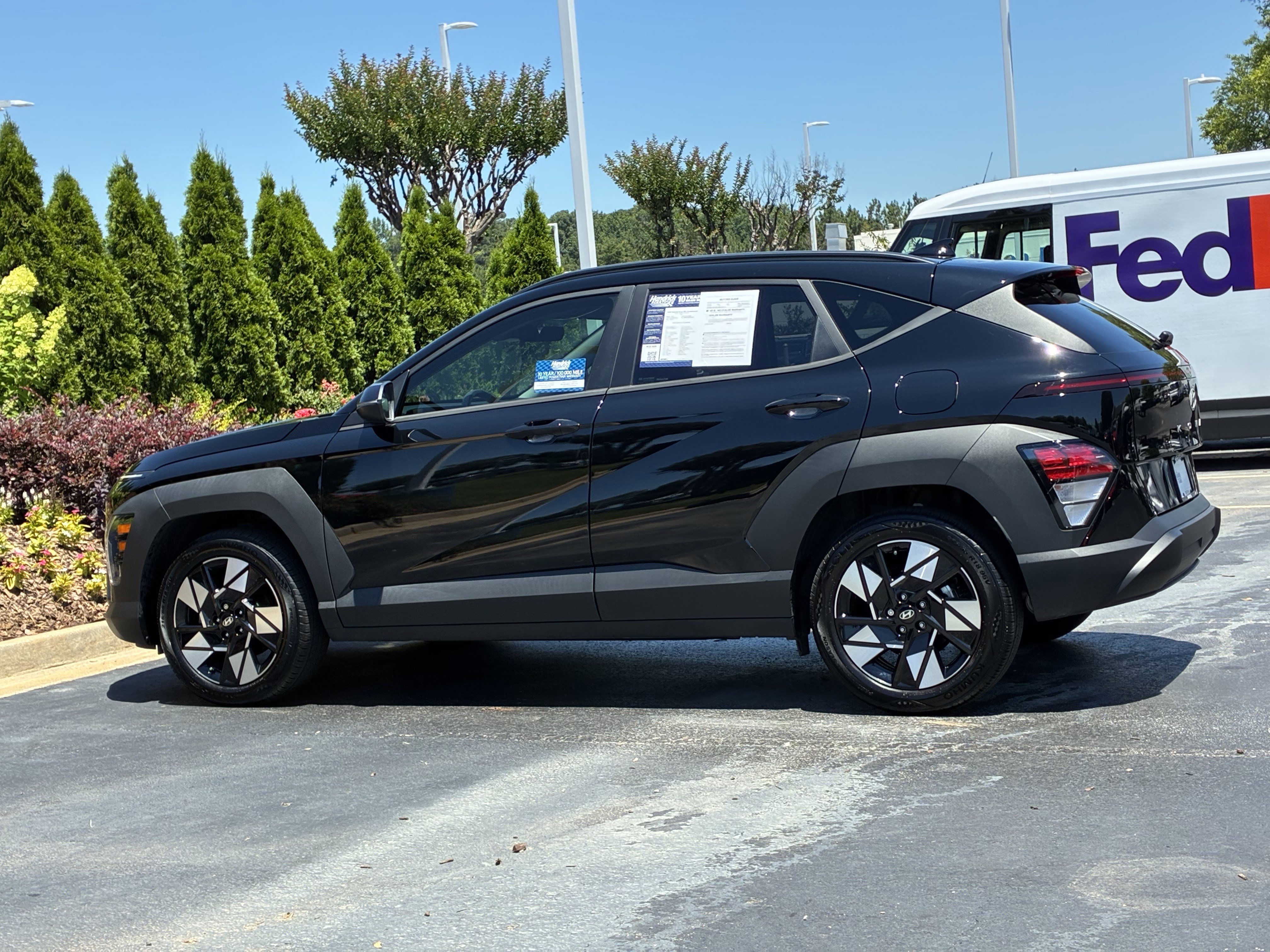 Used 2025 Hyundai Kona SEL FWD image 8