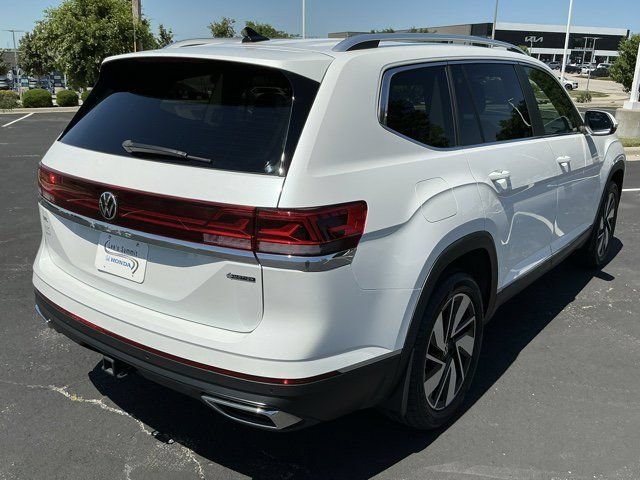 Used 2024 Volkswagen Atlas SEL AWD/4WD image 3