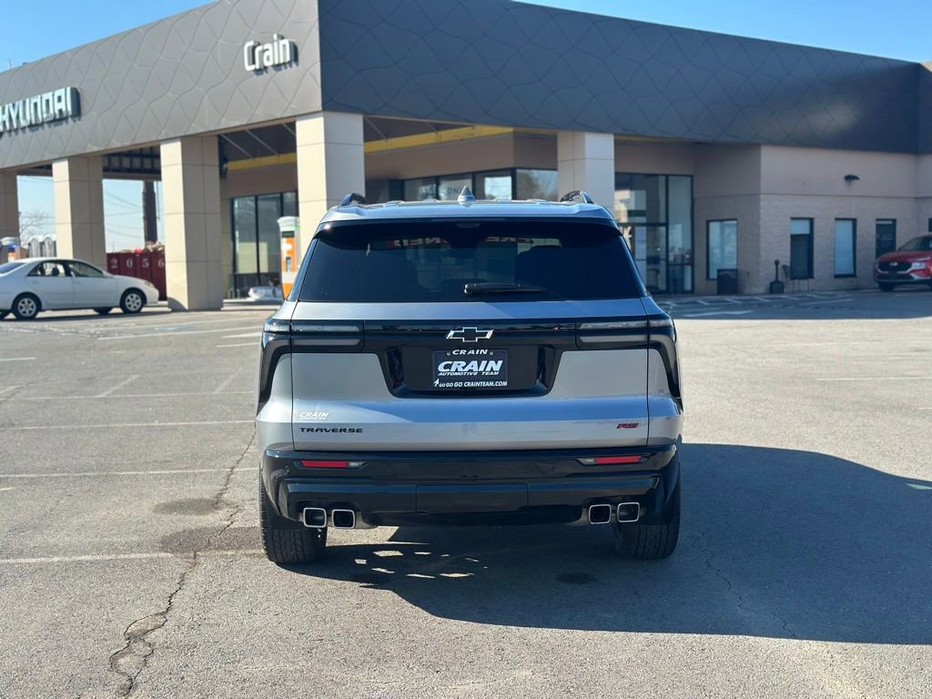 Used 2025 Chevrolet Traverse RS w/ LPO, Floor Liner Package image 6