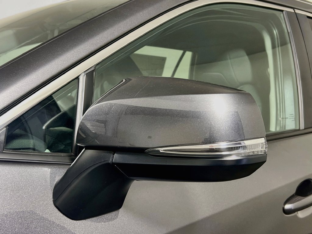 Used 2025 Toyota RAV4 XLE FWD image 10