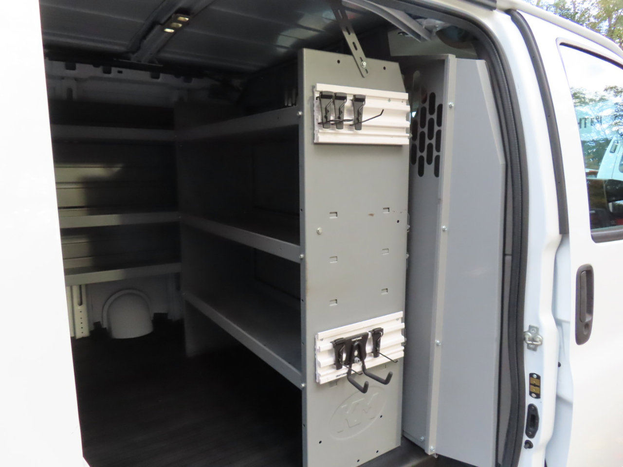 Used 2022 Chevrolet Express 2500 w/ Driver Convenience Package image 14