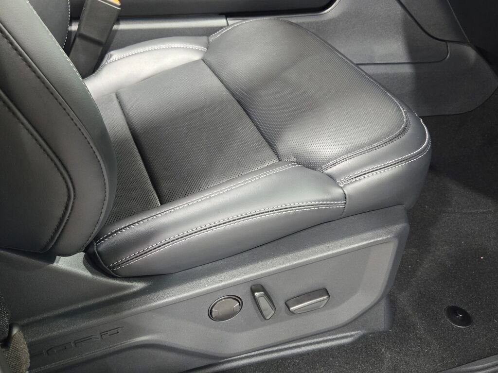 New 2025 Ford Expedition Platinum w/ Stealth Performance Package image 8