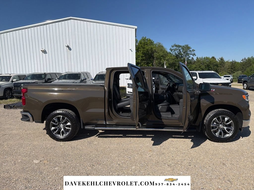 Used 2023 Chevrolet Silverado 1500 LT AWD/4WD image 30
