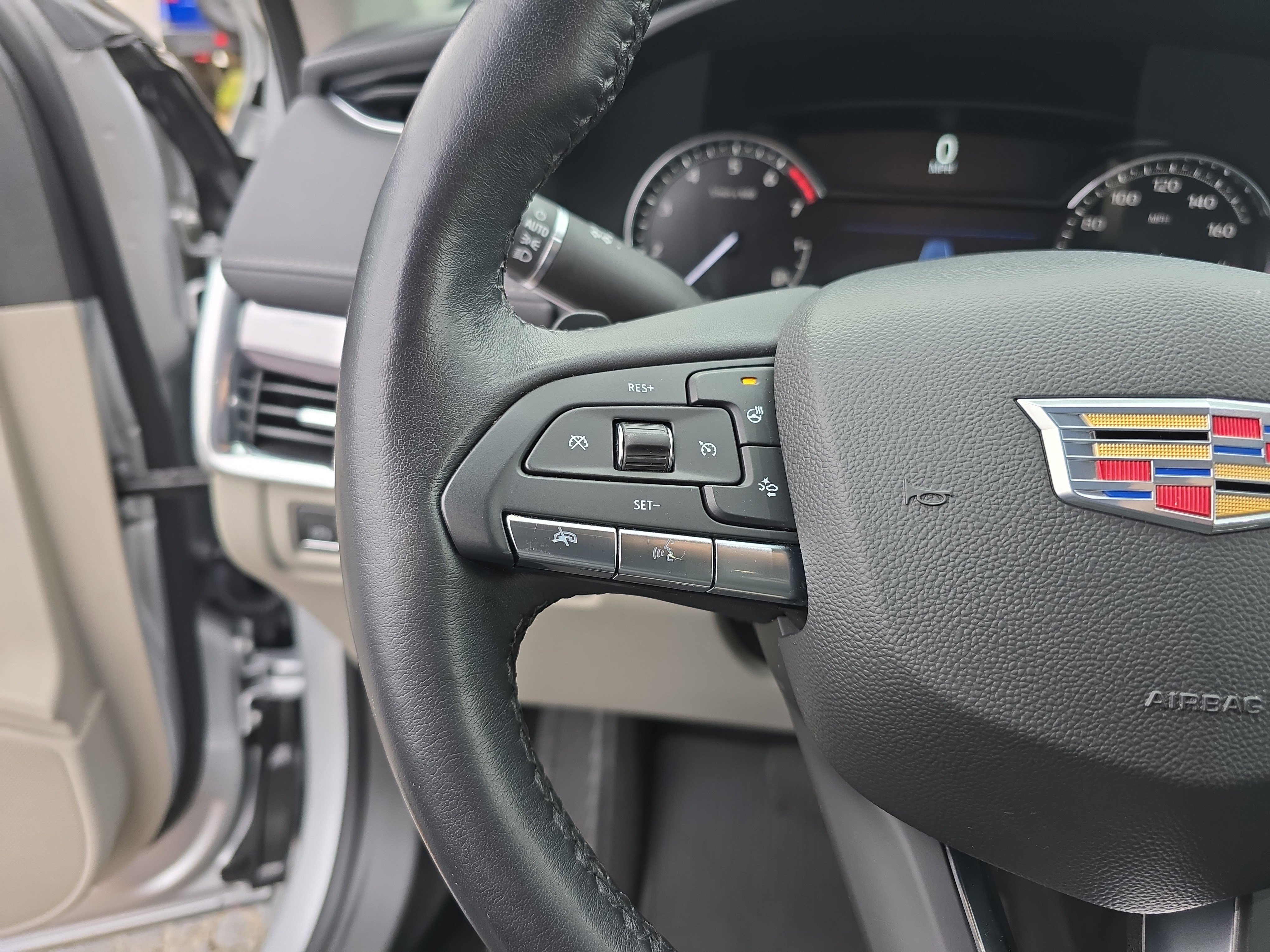 Used 2021 Cadillac XT4 Luxury w/ Cold Weather Package image 35