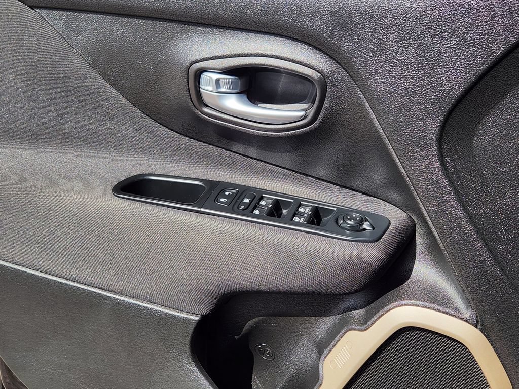 Used 2017 Jeep Renegade Sport w/ Power & Air Group AWD/4WD image 14