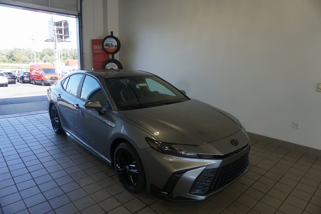 New 2026 Toyota Camry SE image 2
