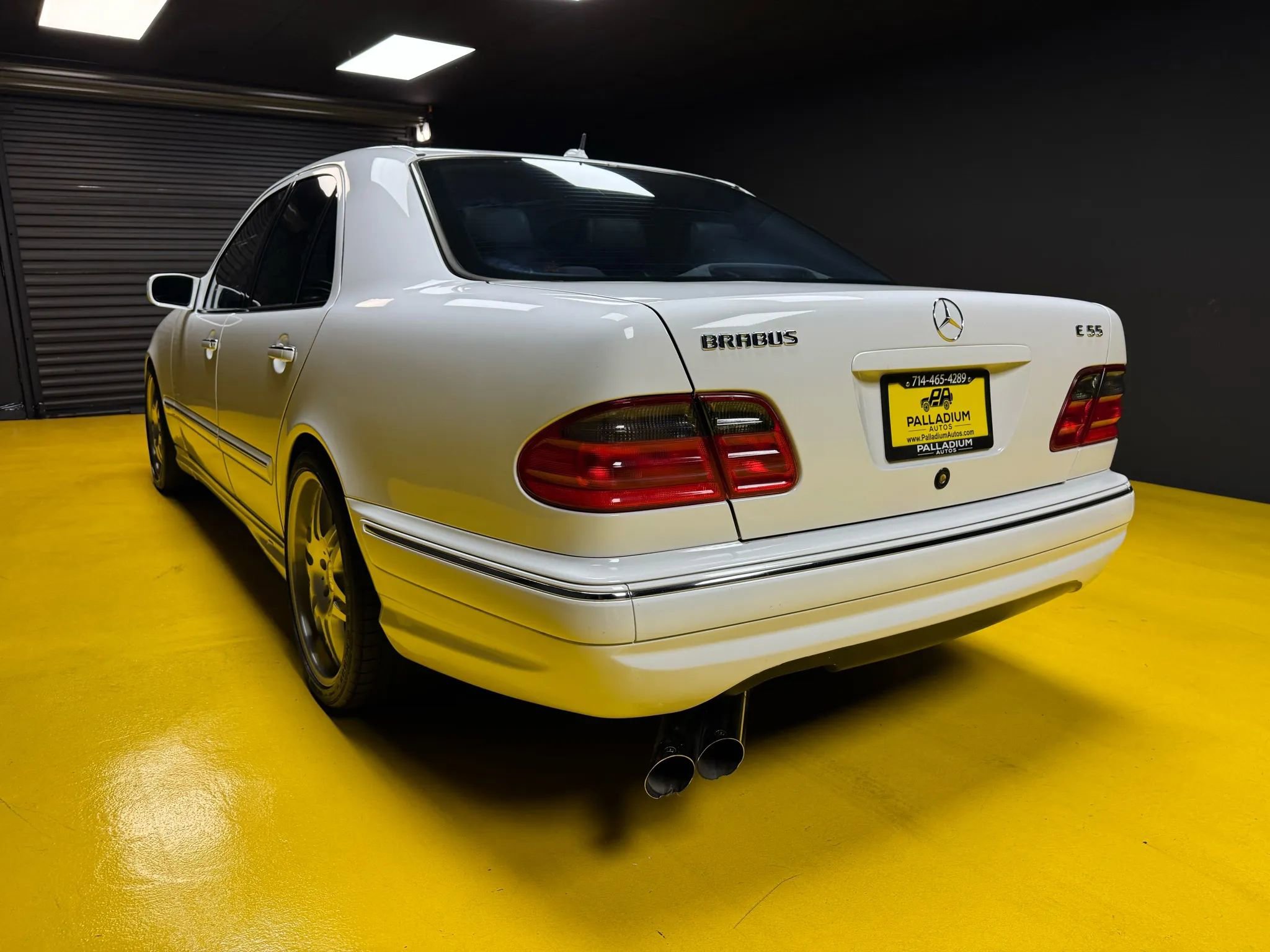 Used 2000 Mercedes-Benz E 55 AMG Sedan image 4