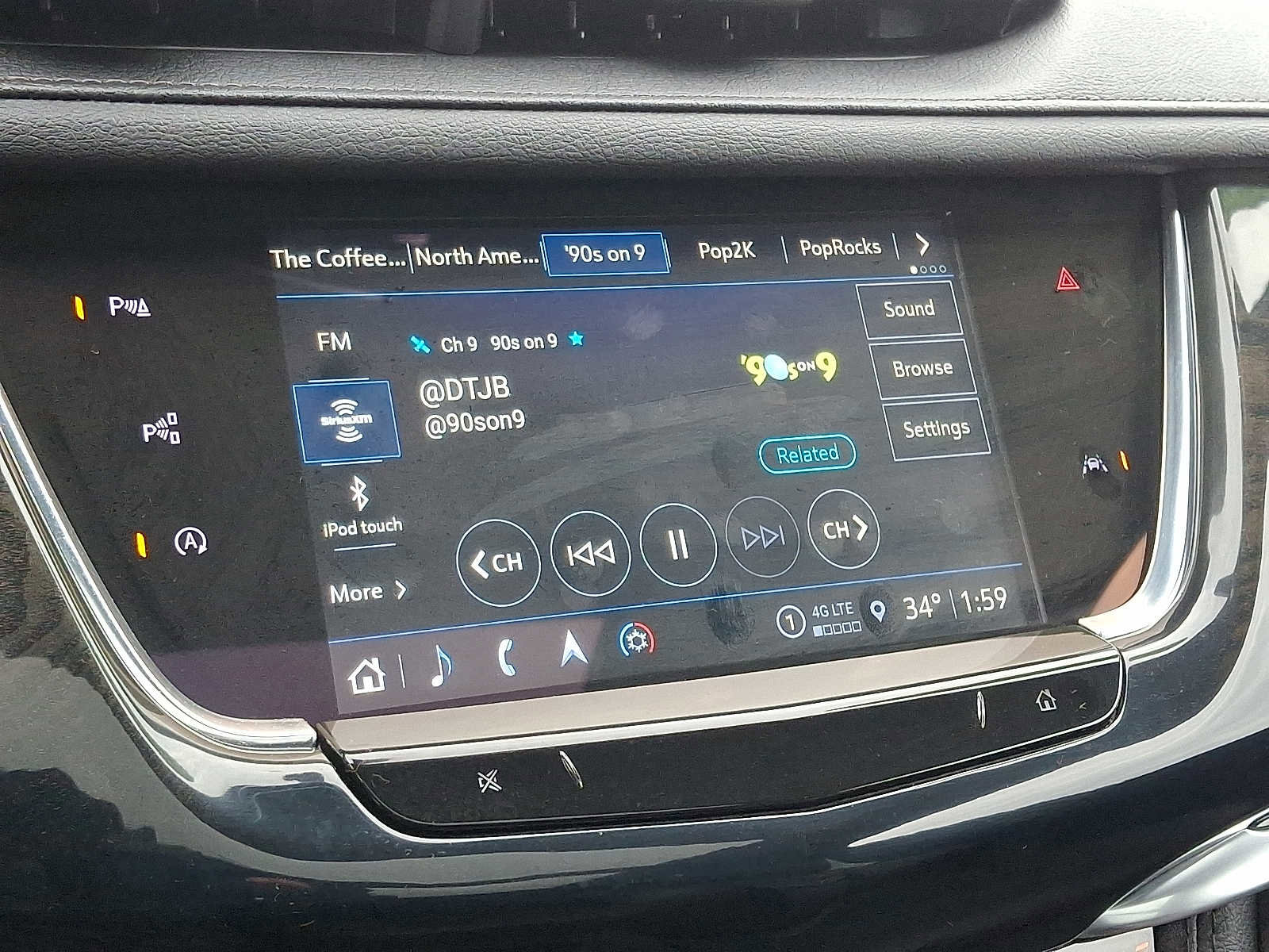 Used 2022 Cadillac XT6 Premium Luxury w/ Technology Package image 20