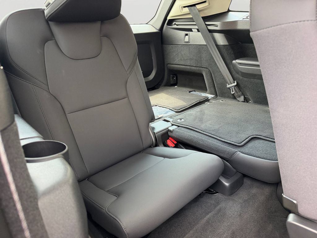 Certified 2026 Volvo XC90 T8 Plus w/ Protection Package Premier AWD/4WD image 10