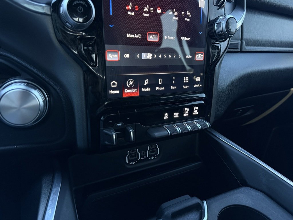 Used 2024 RAM 2500 Laramie w/ Night Edition image 18