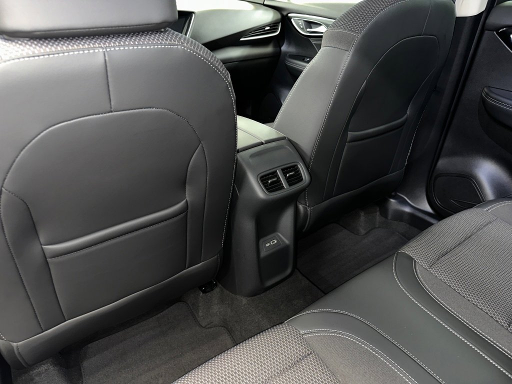 Certified 2023 Buick Envision Preferred image 20