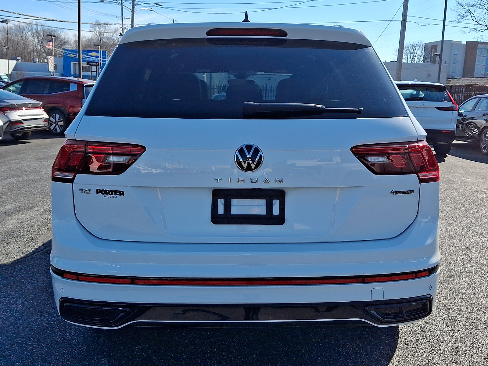 Used 2022 Volkswagen Tiguan SE R-Line image 5