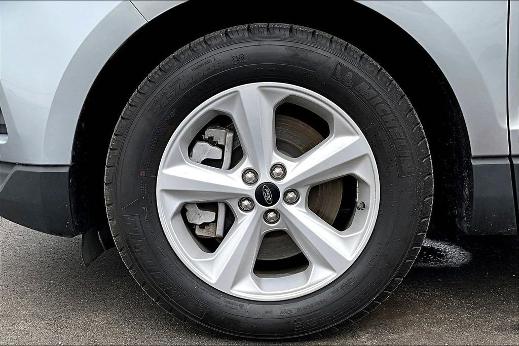 Used 2024 Ford Edge SE image 8