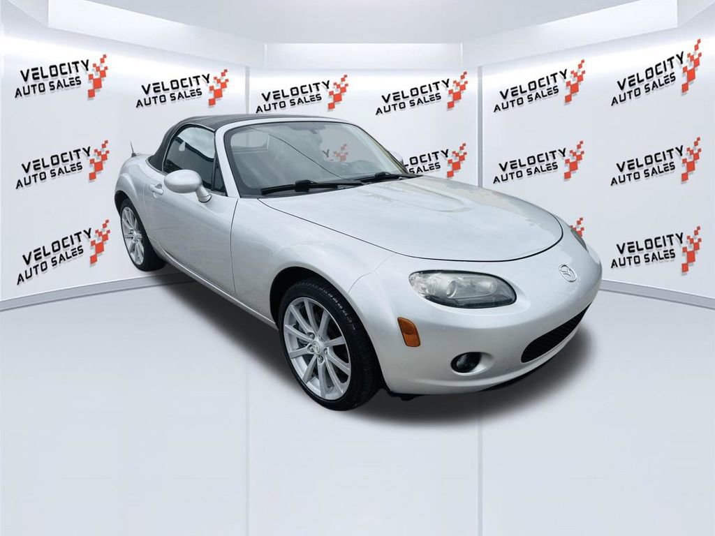 Used 2006 MAZDA MX-5 Miata Grand Touring RWD image 12