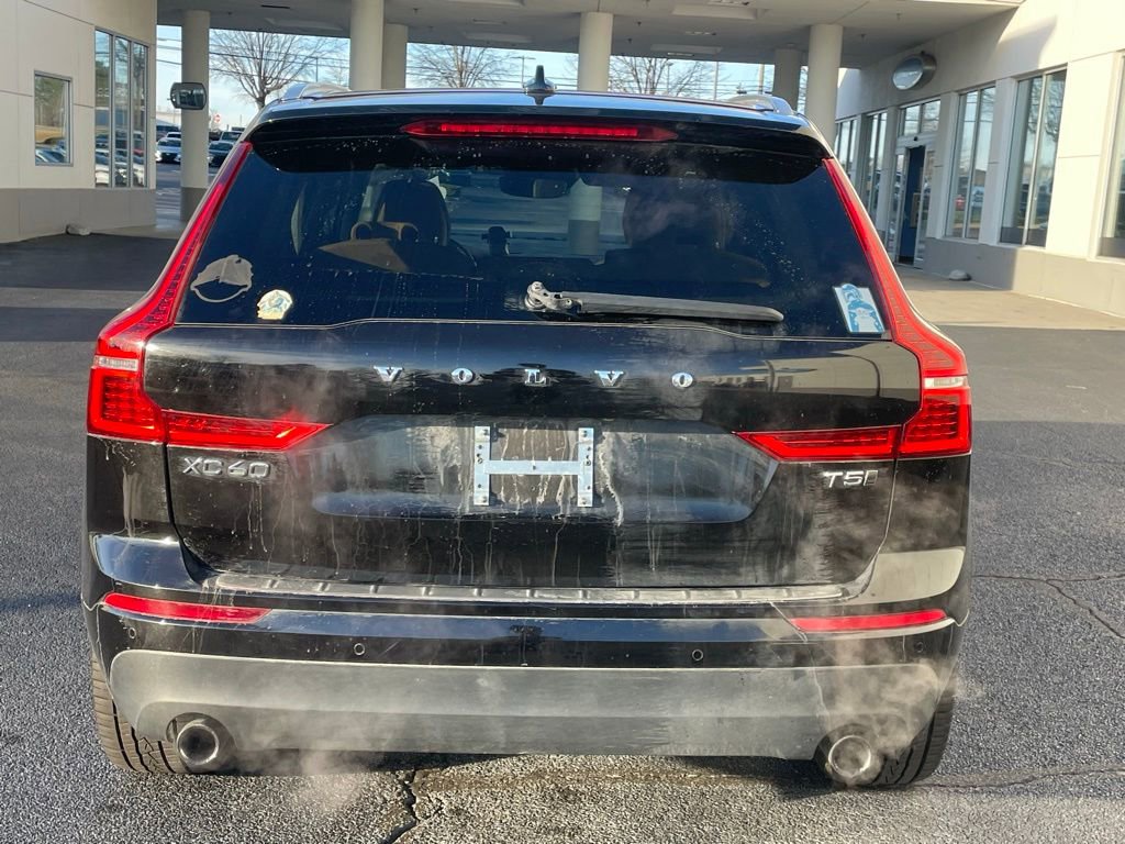 Used 2020 Volvo XC60 T5 Momentum w/ Protection Package Premier image 4