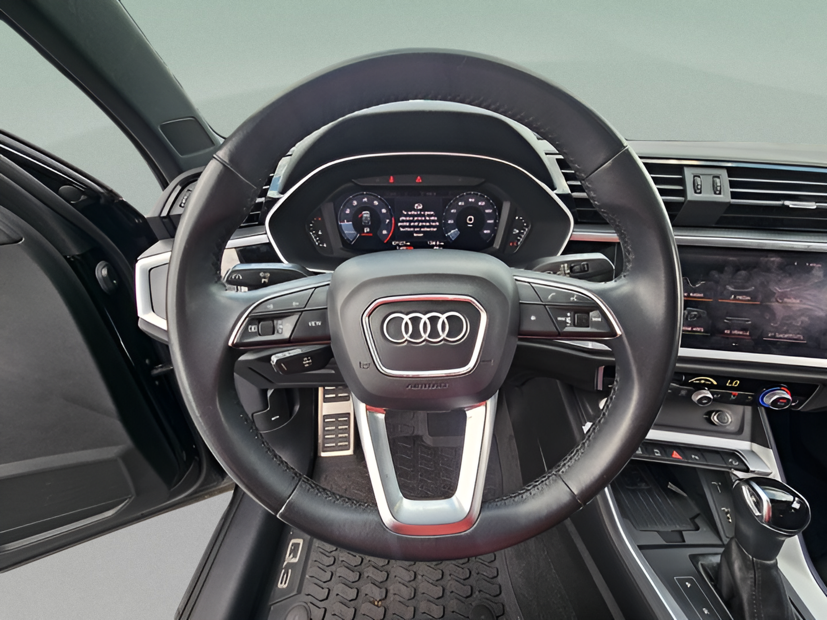Used 2020 Audi Q3 2.0T Premium Plus w/ Premium Plus Package AWD/4WD image 22