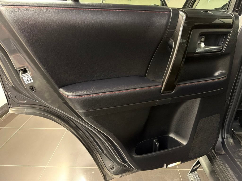 Used 2019 Toyota 4Runner TRD Off-Road Premium AWD/4WD image 32