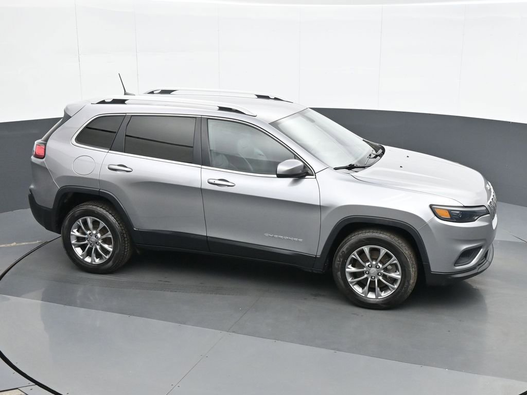 Used 2019 Jeep Cherokee Latitude Plus w/ Cold Weather Group AWD/4WD image 23