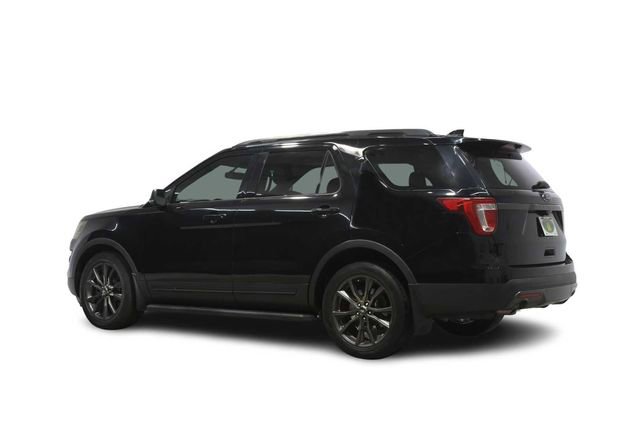 Used 2017 Ford Explorer XLT w/ Equipment Group 202A FWD image 5