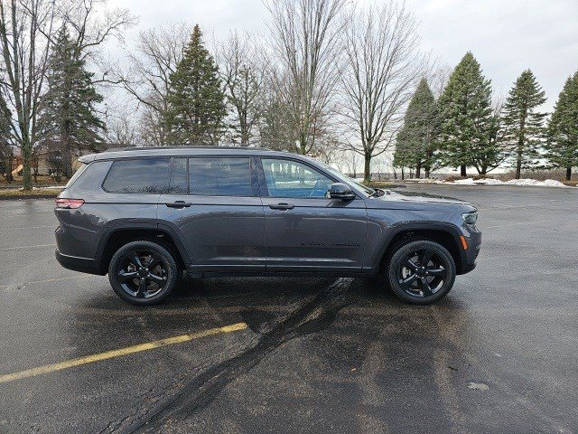 Used 2023 Jeep Grand Cherokee L Limited w/ Luxury Tech Group II image 7