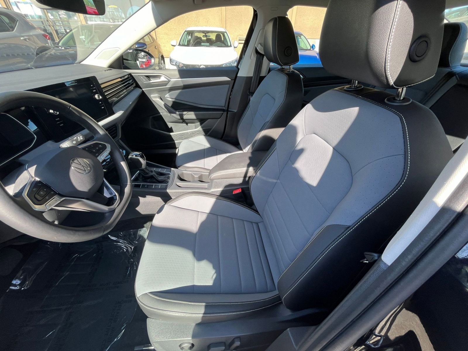 Used 2025 Volkswagen Jetta SE image 27