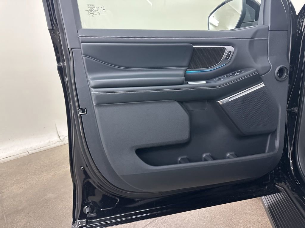 New 2026 Ford Expedition Platinum w/ Stealth Appearance Package image 34