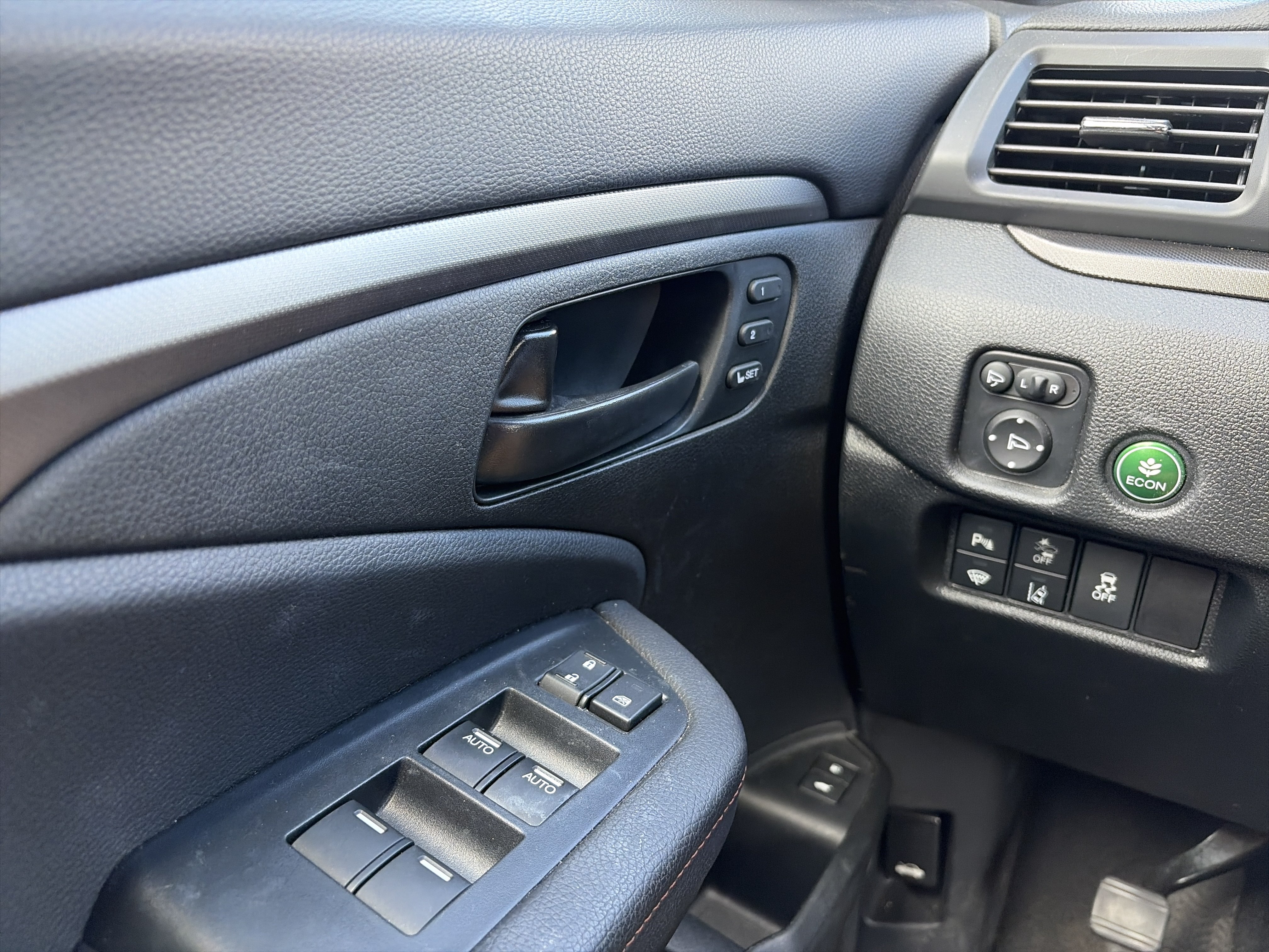 Certified 2023 Honda Passport TrailSport image 28