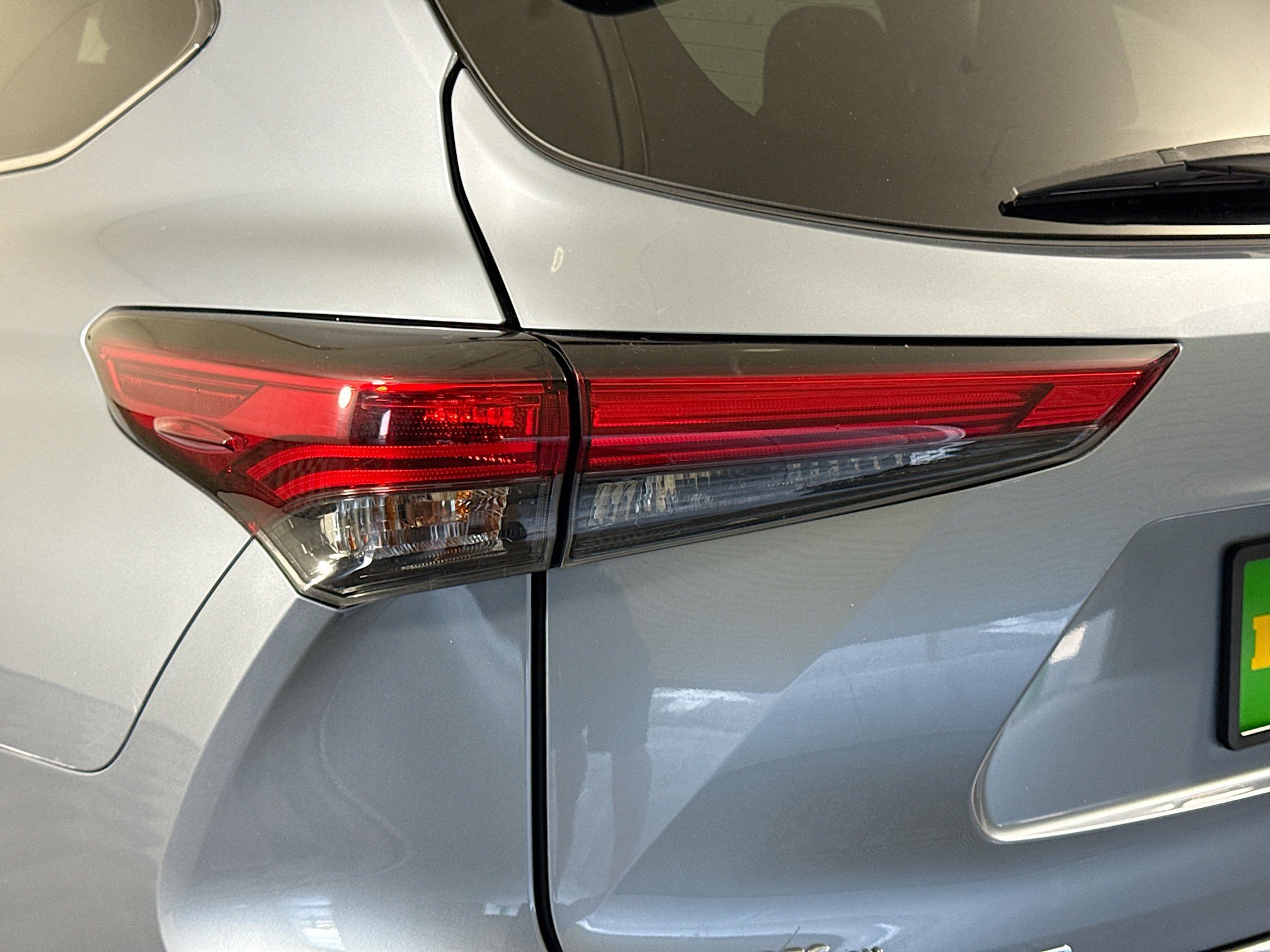 Used 2021 Toyota Highlander LE FWD image 36