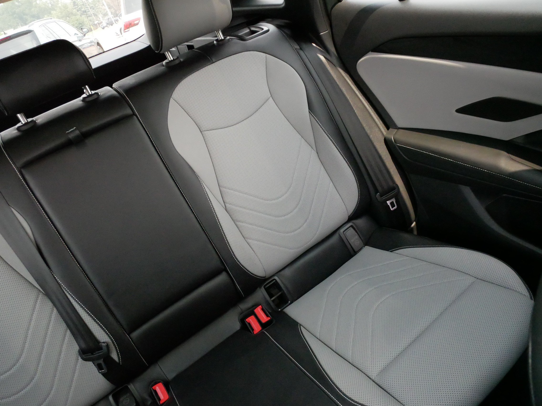 Used 2026 Volkswagen Tiguan SE R-Line AWD/4WD image 14
