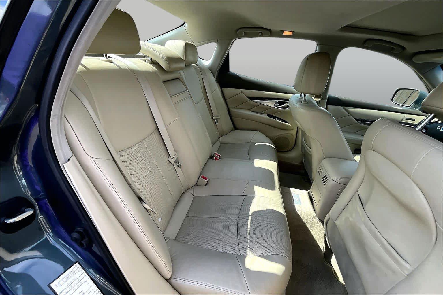Used 2012 INFINITI M37 w/ Premium Pkg RWD image 23
