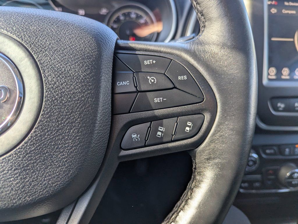 Used 2019 Jeep Cherokee Trailhawk image 26