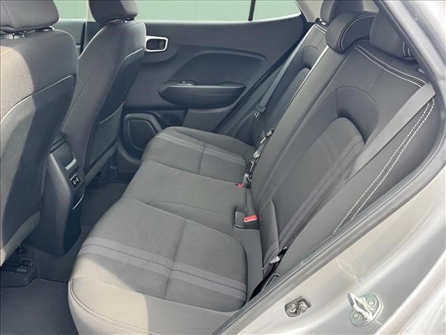 Certified 2024 Hyundai Venue SEL FWD image 13
