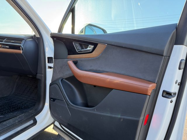 Used 2017 Audi Q7 3.0T Prestige image 32