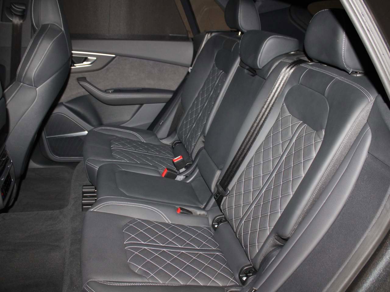 Used 2024 Audi SQ8 Premium Plus w/ S Sport Package image 17