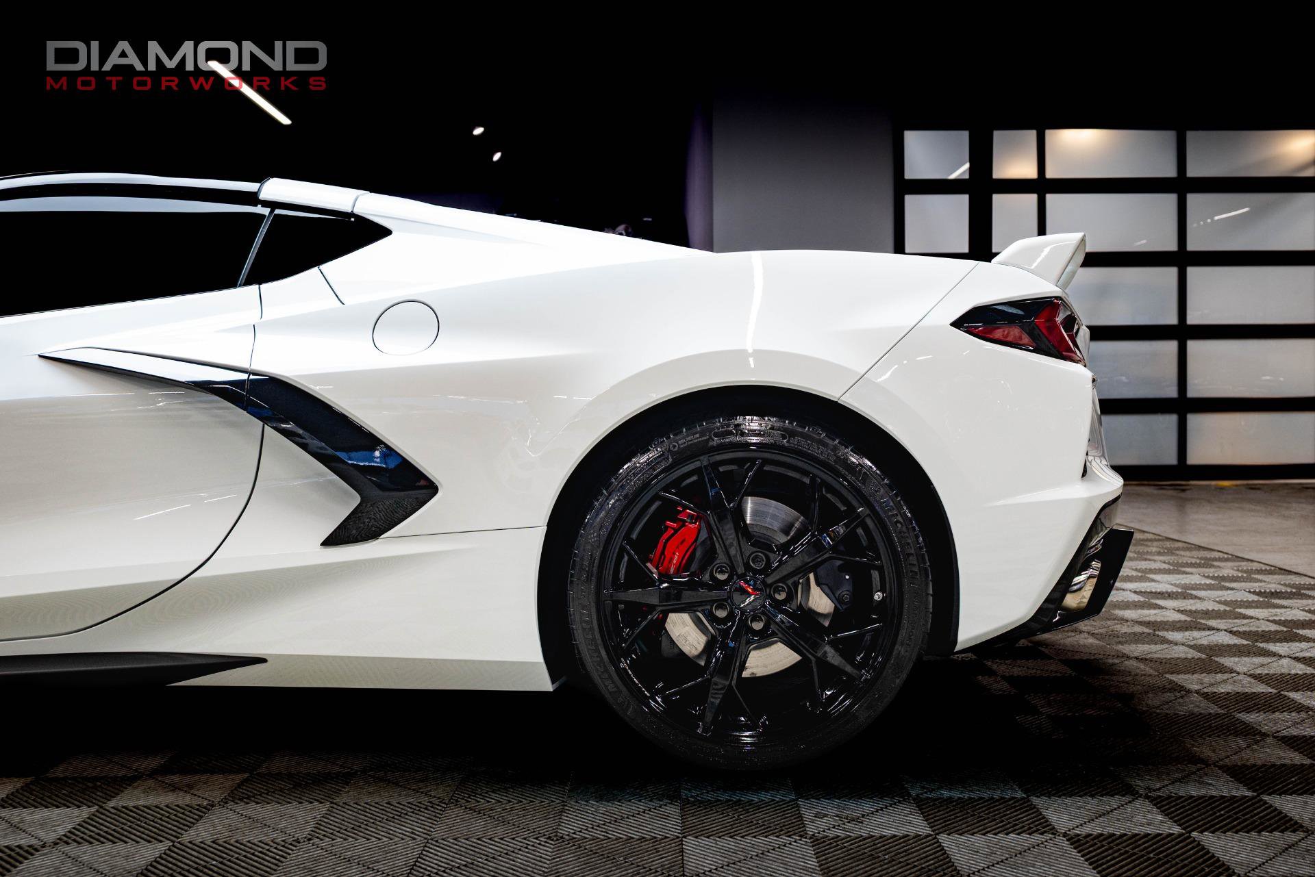 Used 2022 Chevrolet Corvette Stingray Coupe w/ Z51 Performance Package RWD image 11