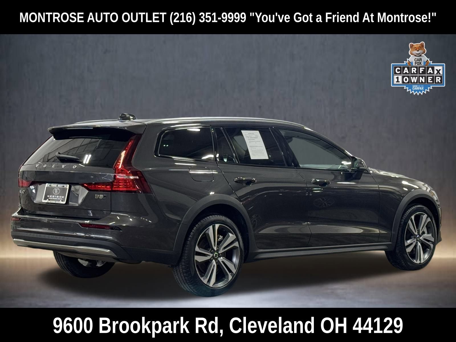 Used 2025 Volvo V60 B5 Cross Country Plus image 4