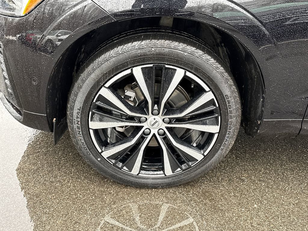 Used 2025 Volvo XC60 B5 Plus image 9