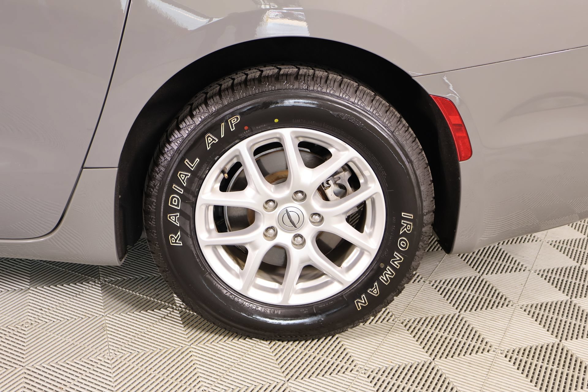 Used 2022 Chrysler Pacifica Touring-L FWD image 18
