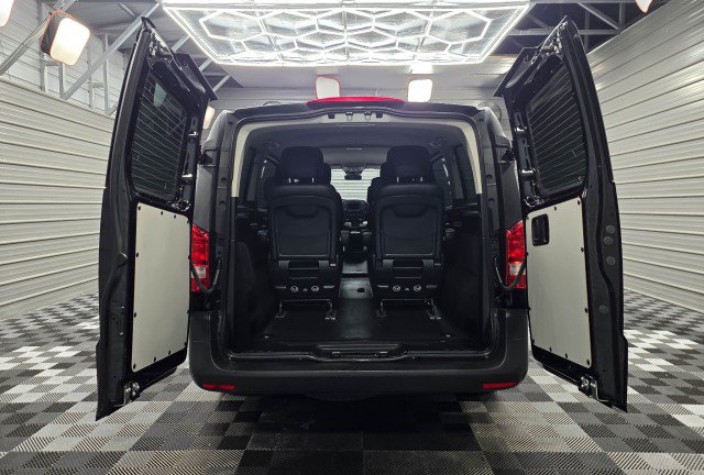Used 2018 Mercedes-Benz Metris Passenger image 11
