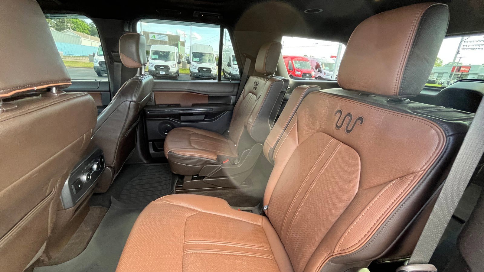 Used 2024 Ford Expedition King Ranch image 17
