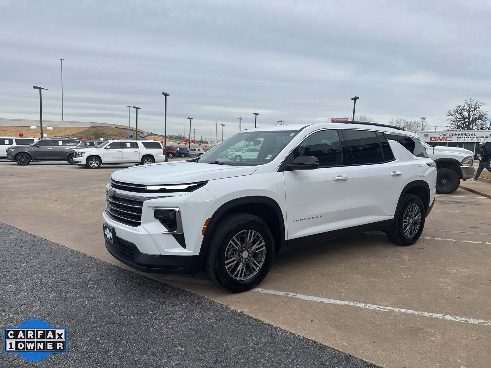 Used 2025 Chevrolet Traverse LT image 7