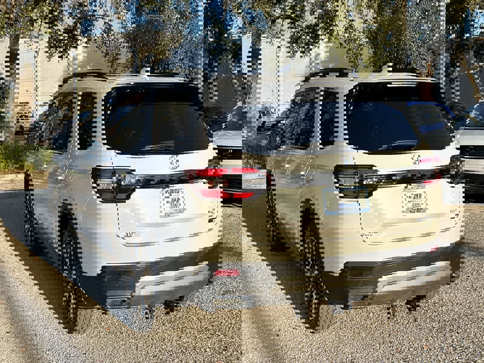 Used 2024 Honda Pilot Touring image 4