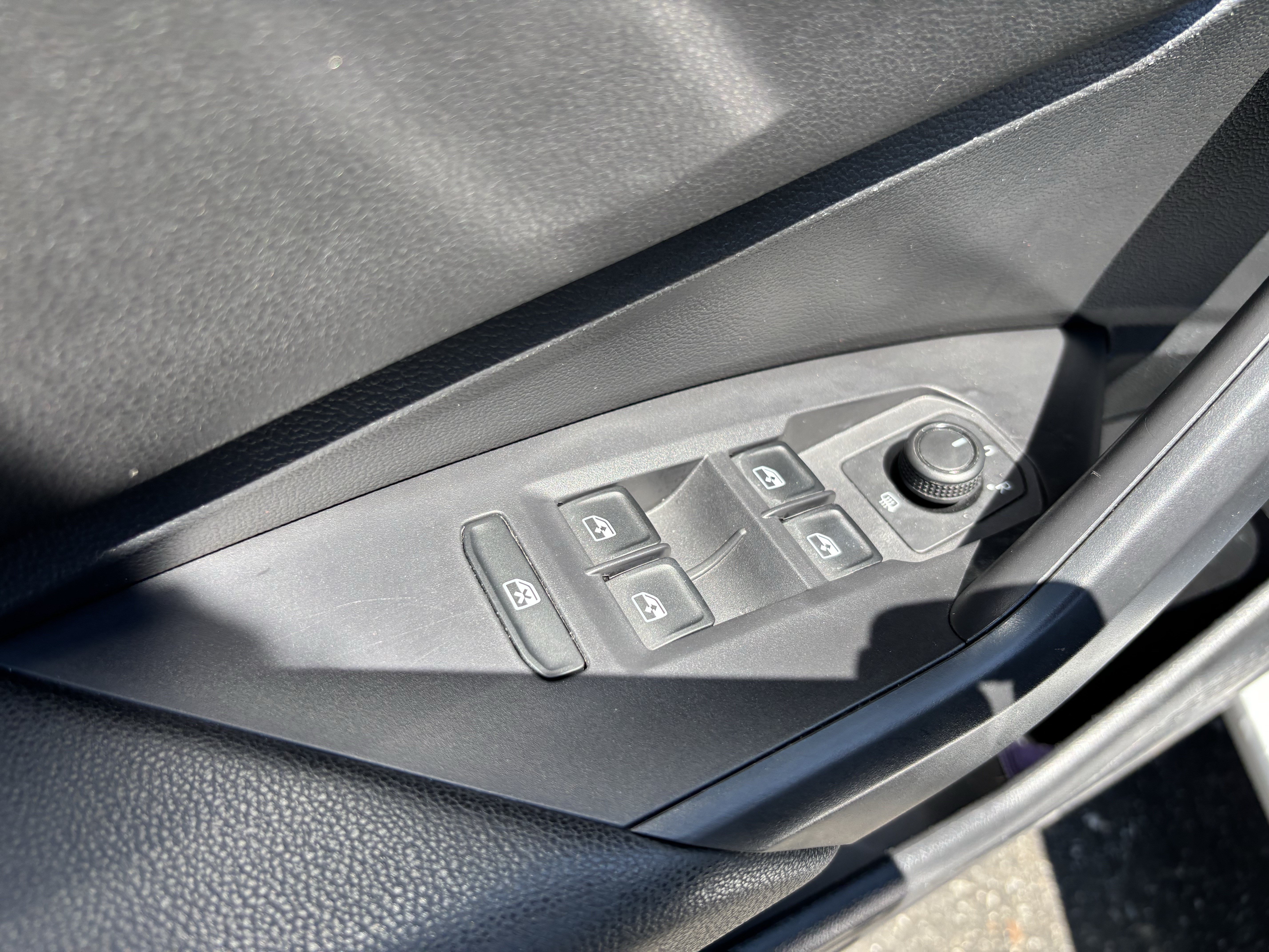 Used 2019 Volkswagen Jetta SEL FWD image 14